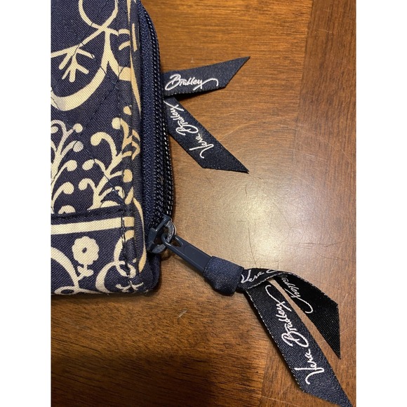 Vera Bradley Twirly Birds turn lock Wallet zip around and turn lock navy white - Picture 6 of 9